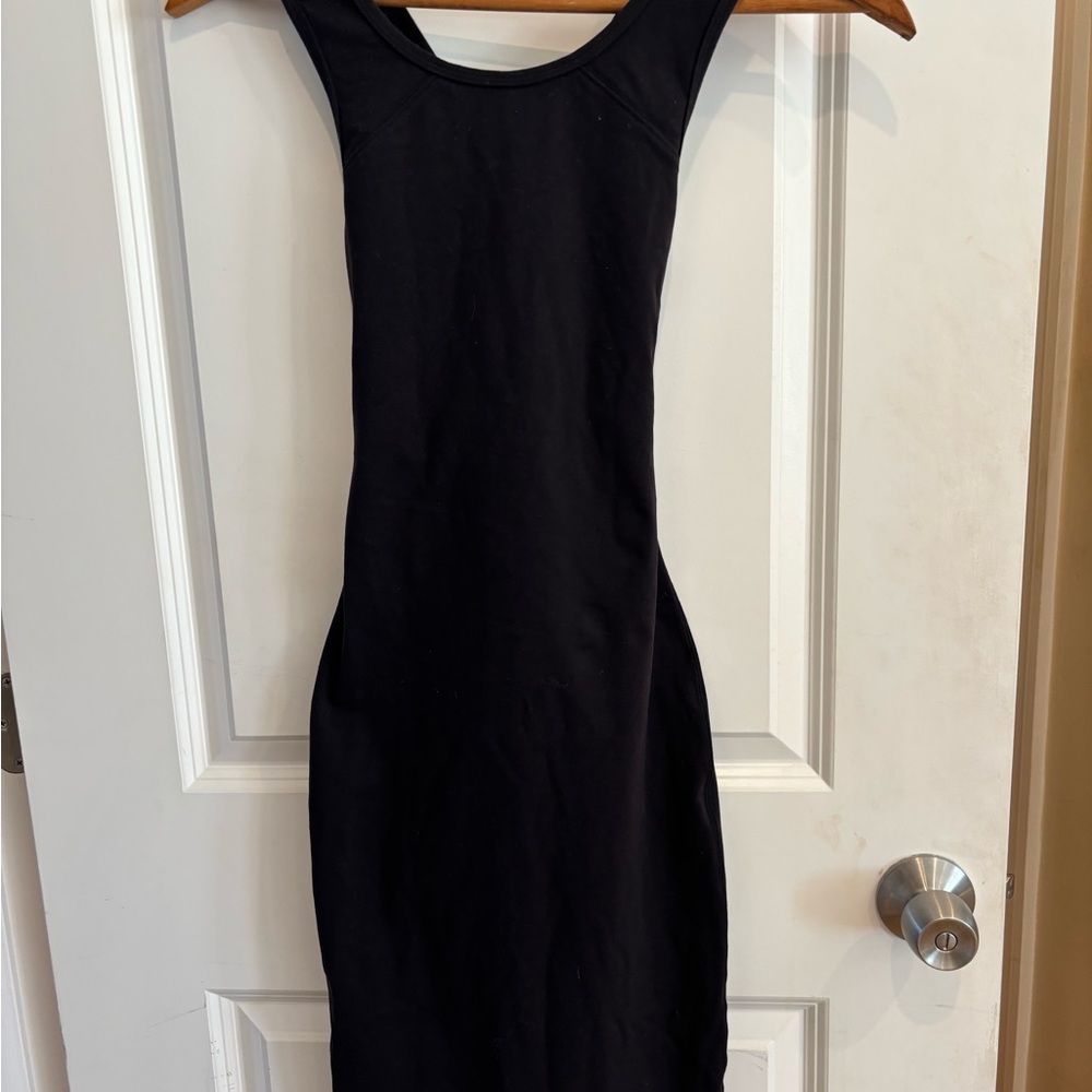 lululemon athletica Black Cross-Back Midi Bodycon Dress - Picture 2 of 4